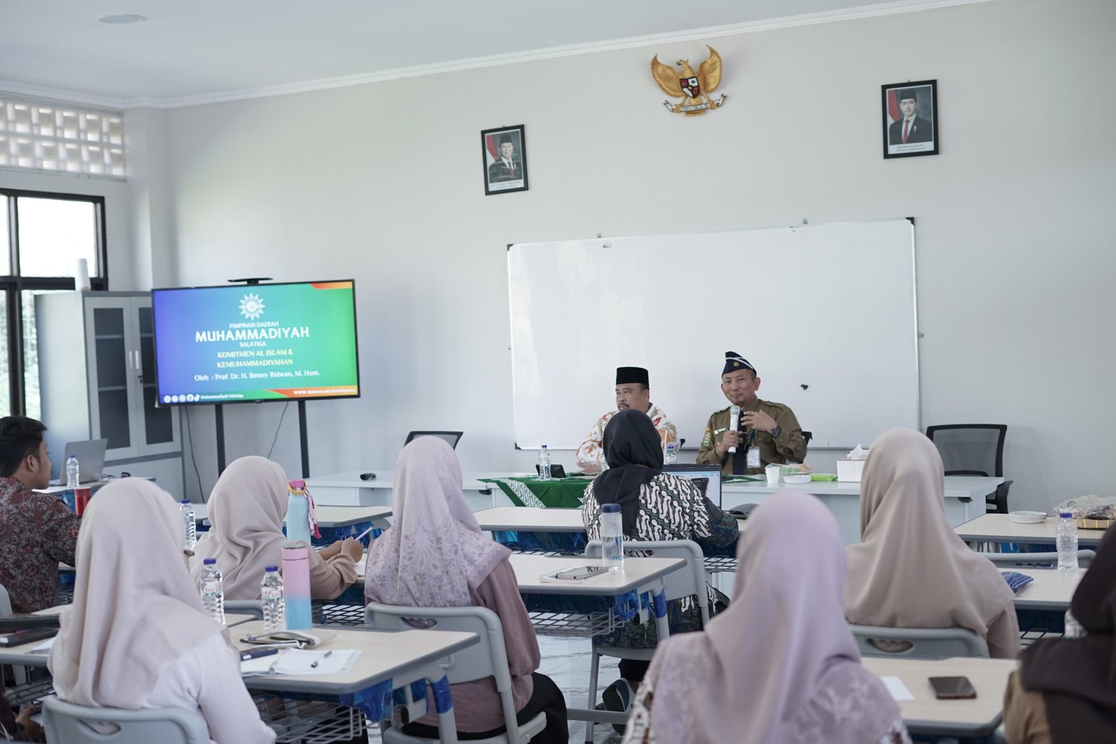 Berkomitmen Menjadi Pendidik Muhammadiyah, Guru dan Tendik SMA Sainstek Ahmad Dahlan Salatiga Ikuti Peneguhan Al-Islam dan Kemuhammadiyahan